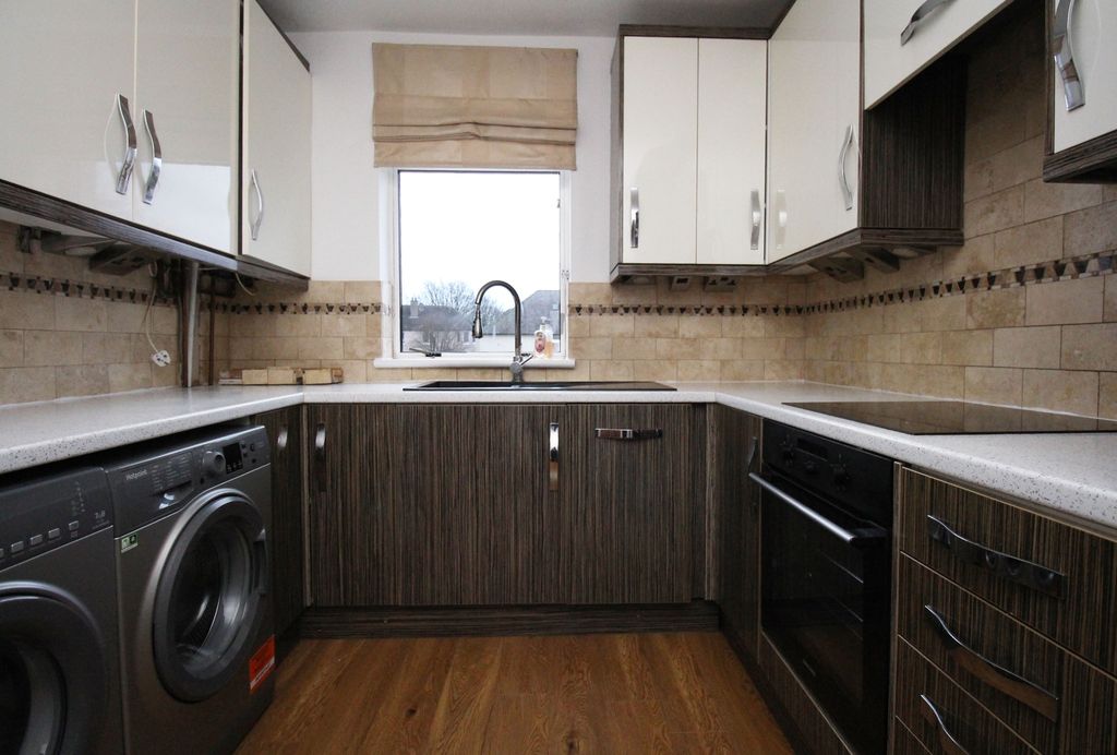 Property photo 3 of 9 Photo 3