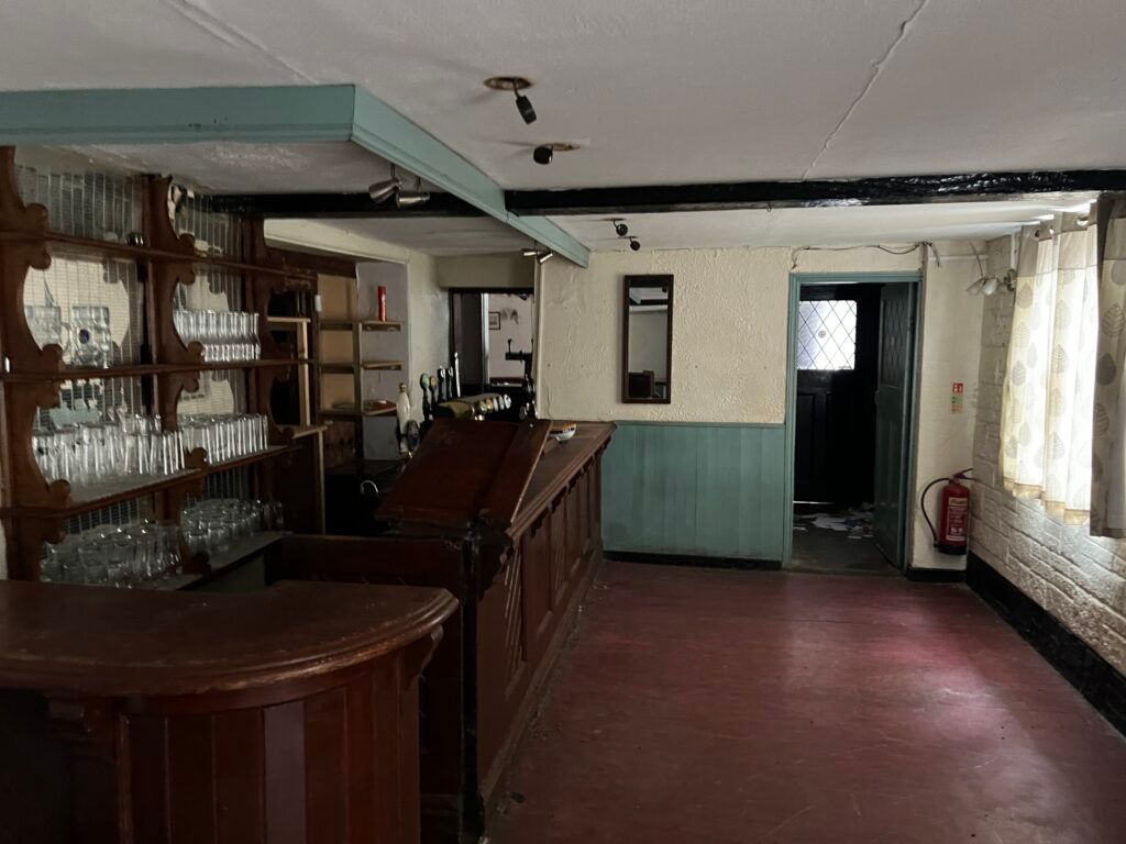 Property photo 2 of 8