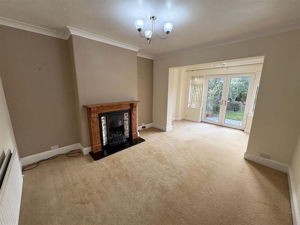 Property photo 3 of 19 Dining Room