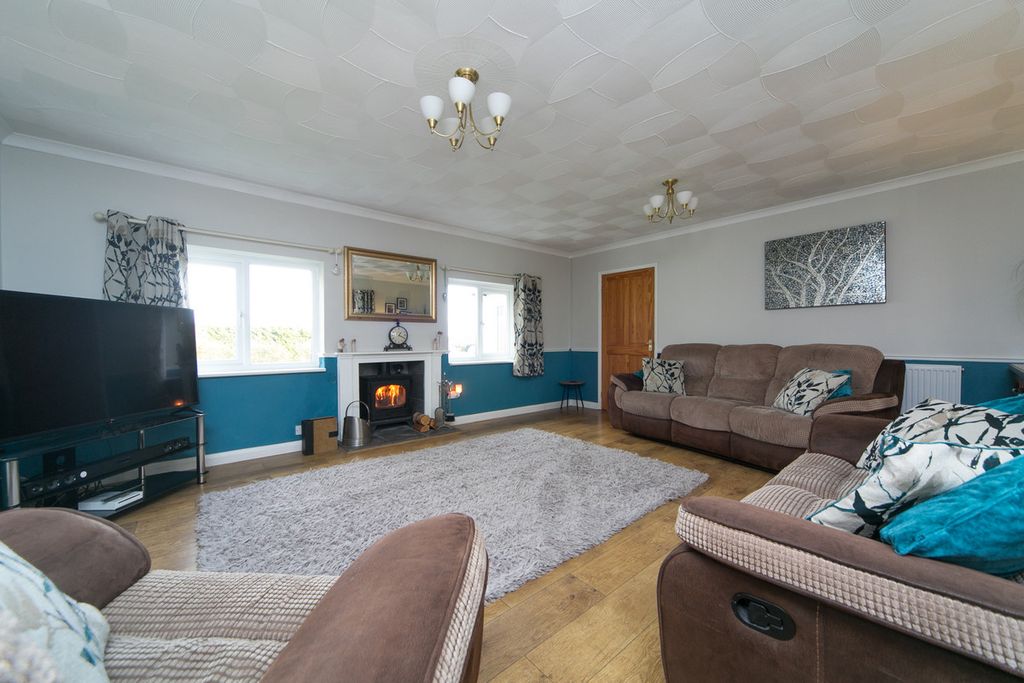 Property photo 3 of 35
