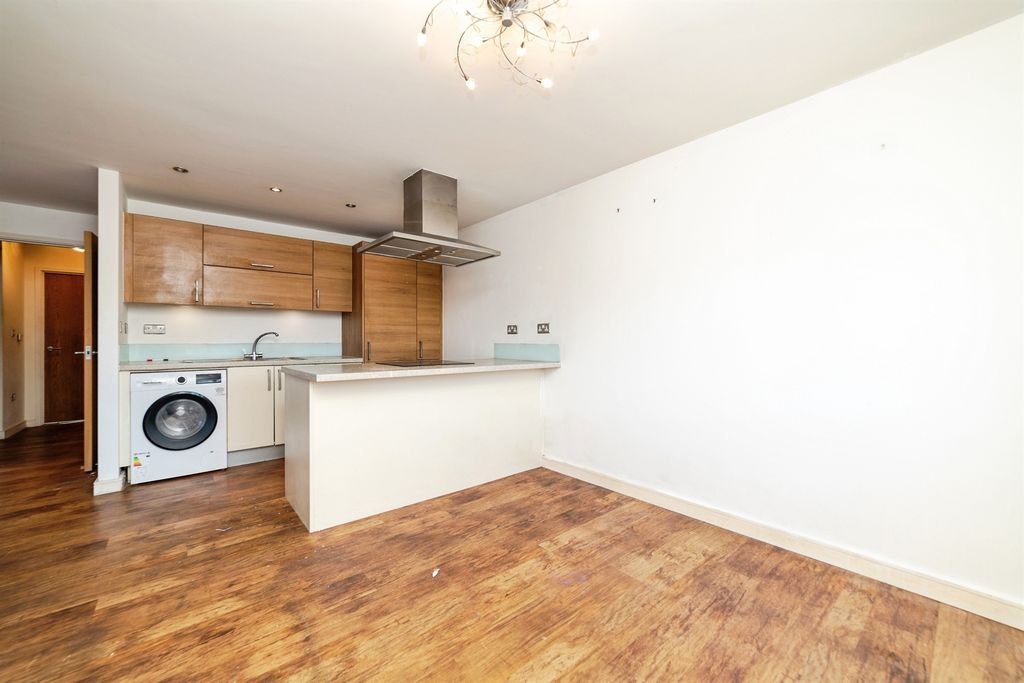 Property photo 3 of 13