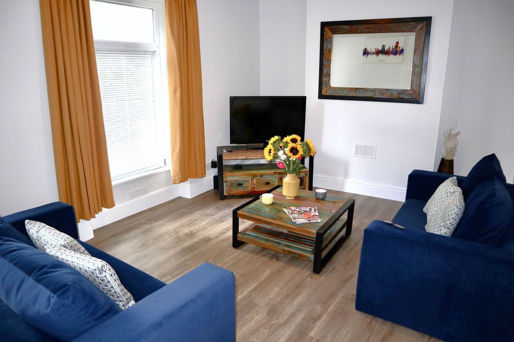 Property photo 1 of 5