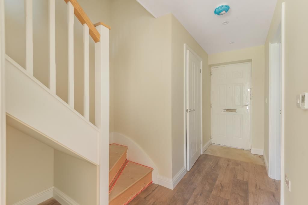 Property photo 2 of 10 Hall Way