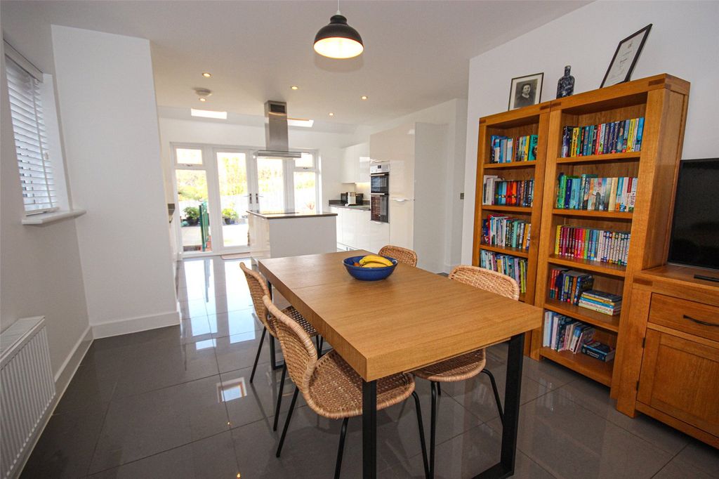 Property photo 3 of 21 Picture No. 04