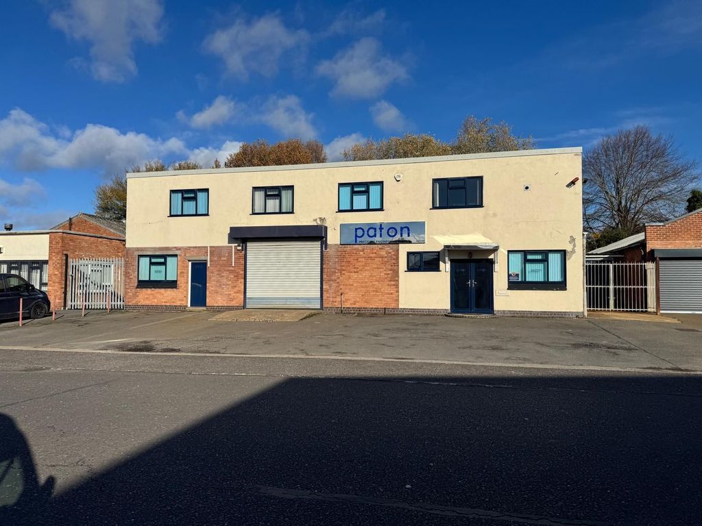 Property photo 1 of 2