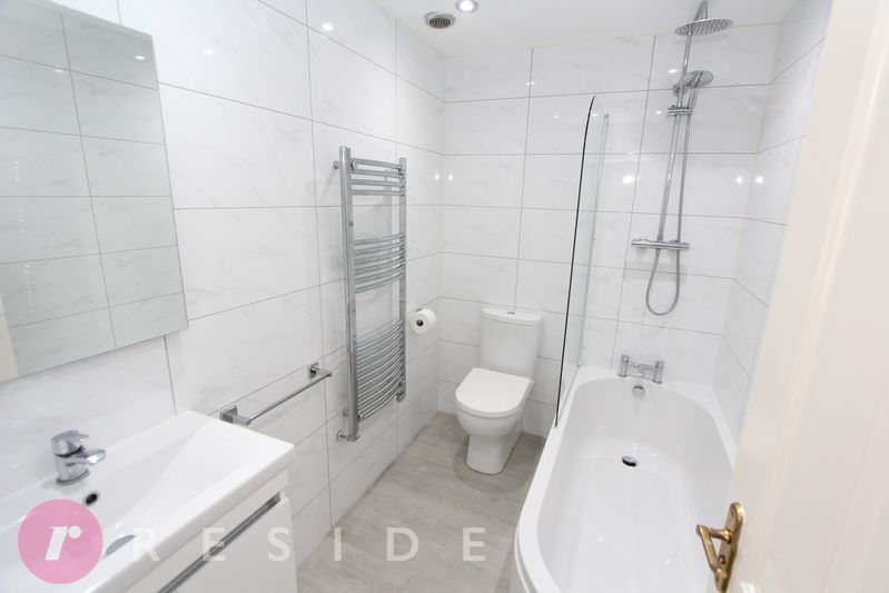 Property photo 3 of 14 Bathroom