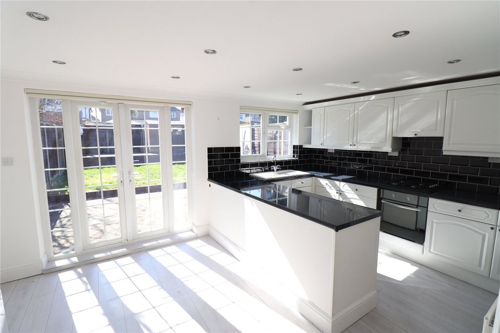 Property photo 1 of 15 Picture No. 05