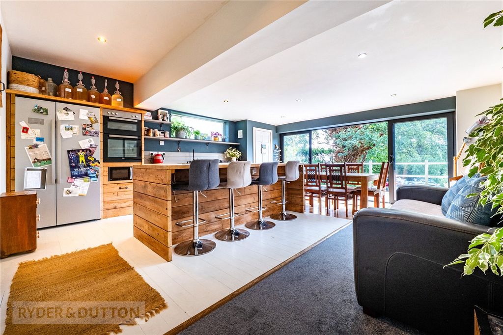 Property photo 2 of 45 Kitchen Diner
