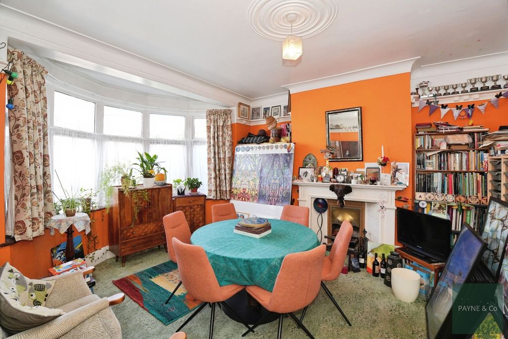 Property photo 2 of 26