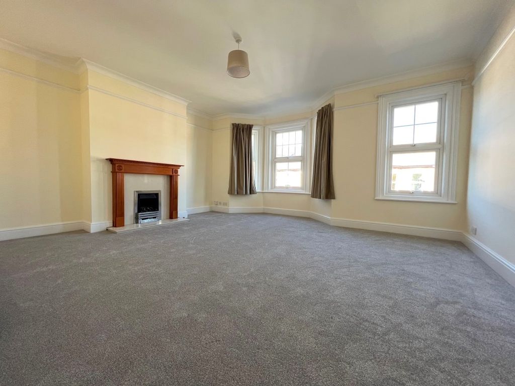 Property photo 3 of 6 Gallery