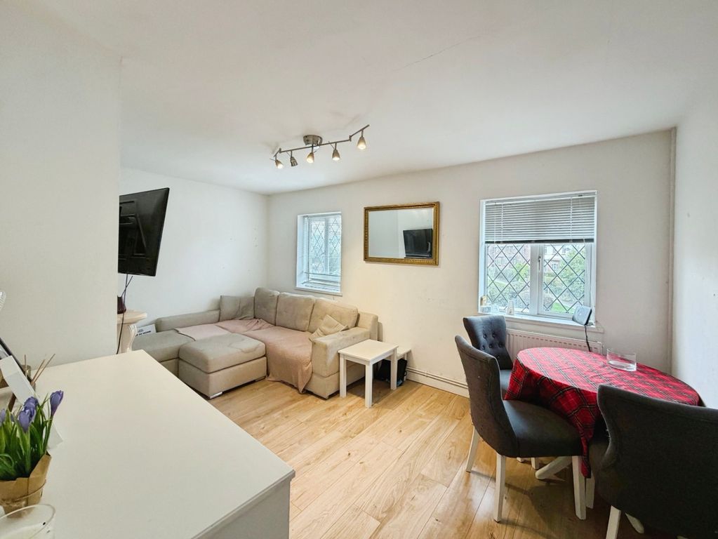 Property photo 3 of 15 4908225