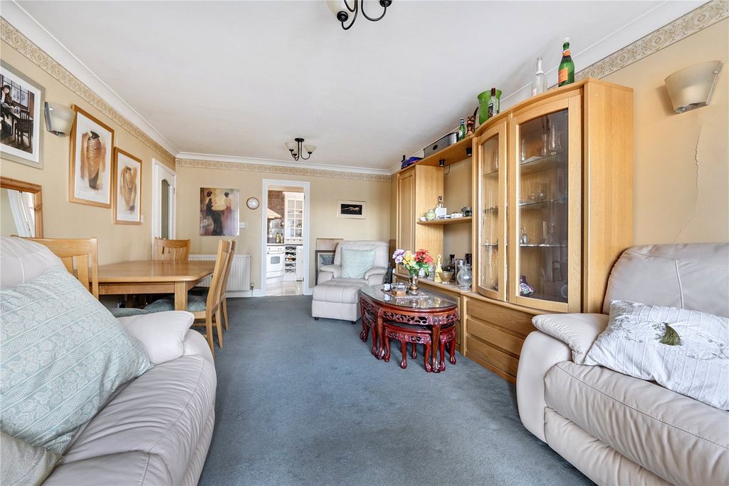 Property photo 2 of 20 Picture No. 12