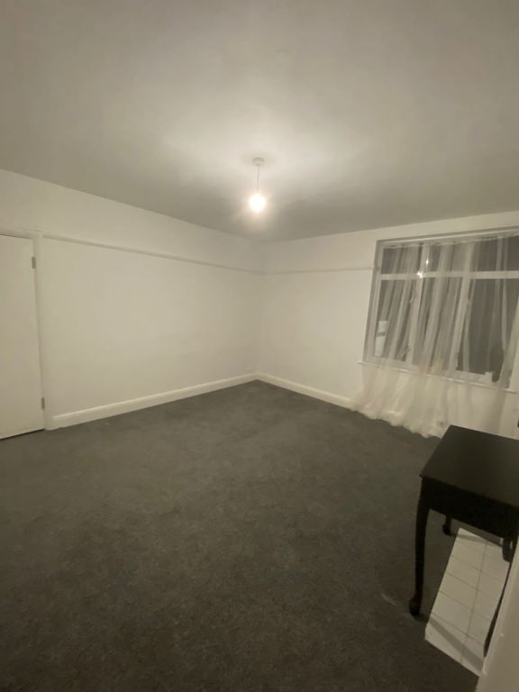 Property photo 3 of 6 Gallery