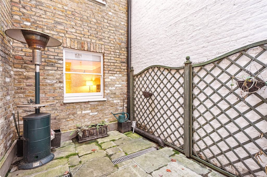 Property photo 3 of 10