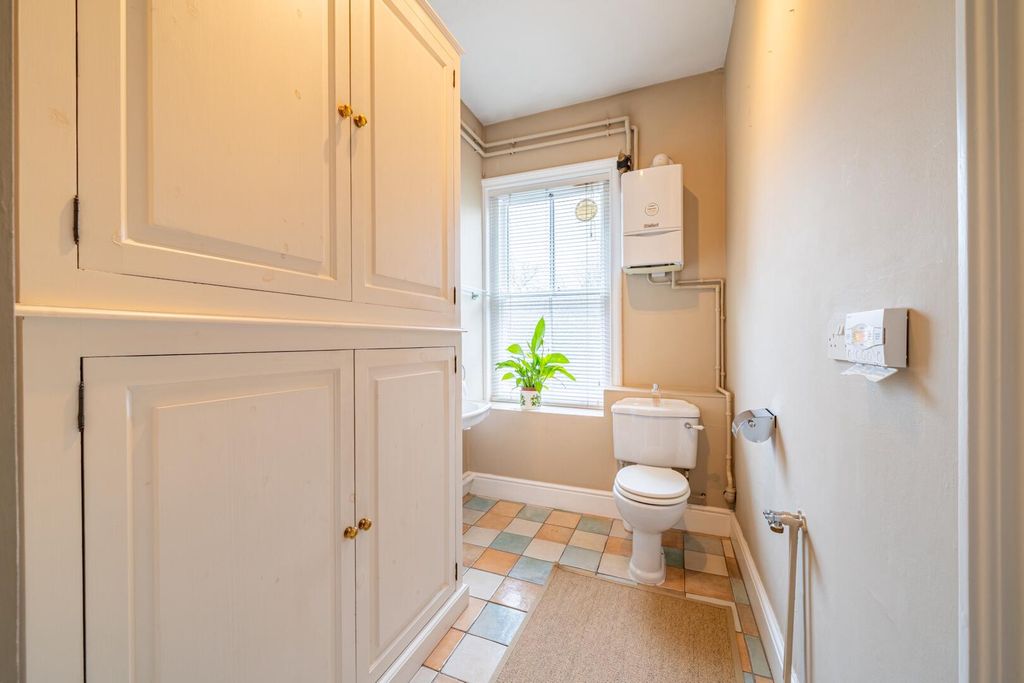 Additional image 12 of 3 bed flat for saleLincoln Circus, The Park NG7