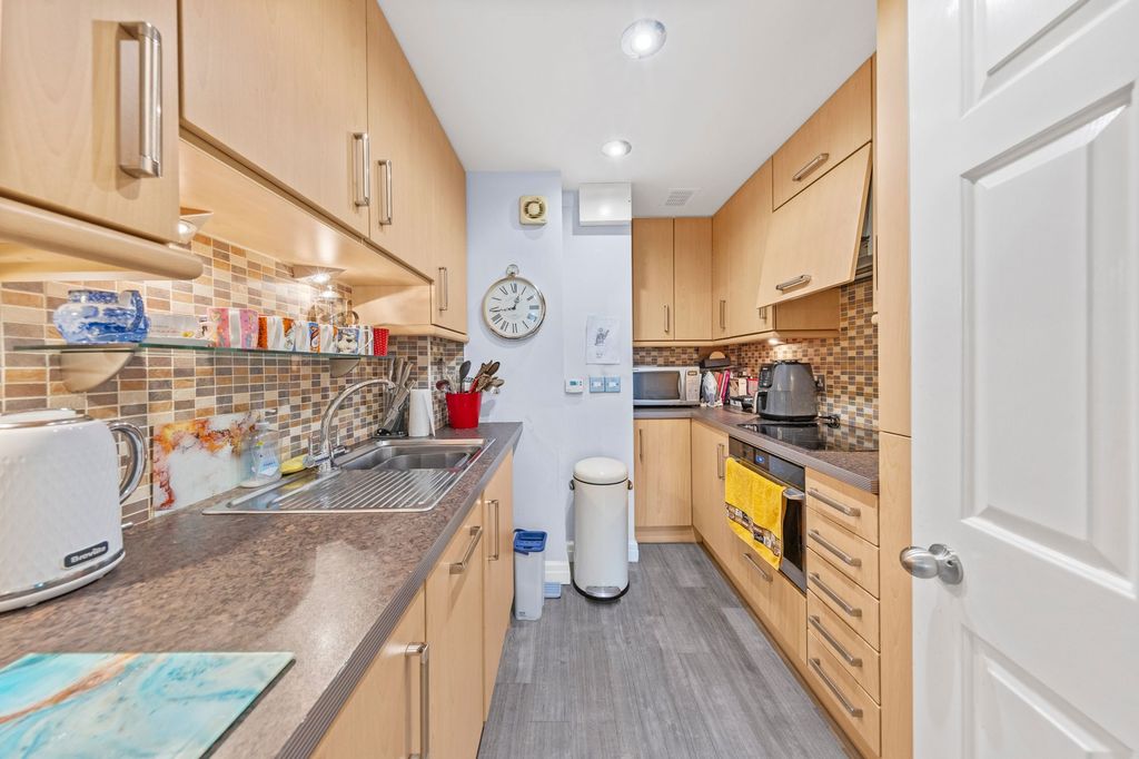 Additional image 5 of 2 bed flat for saleCliff Lane, Grappenhall WA4