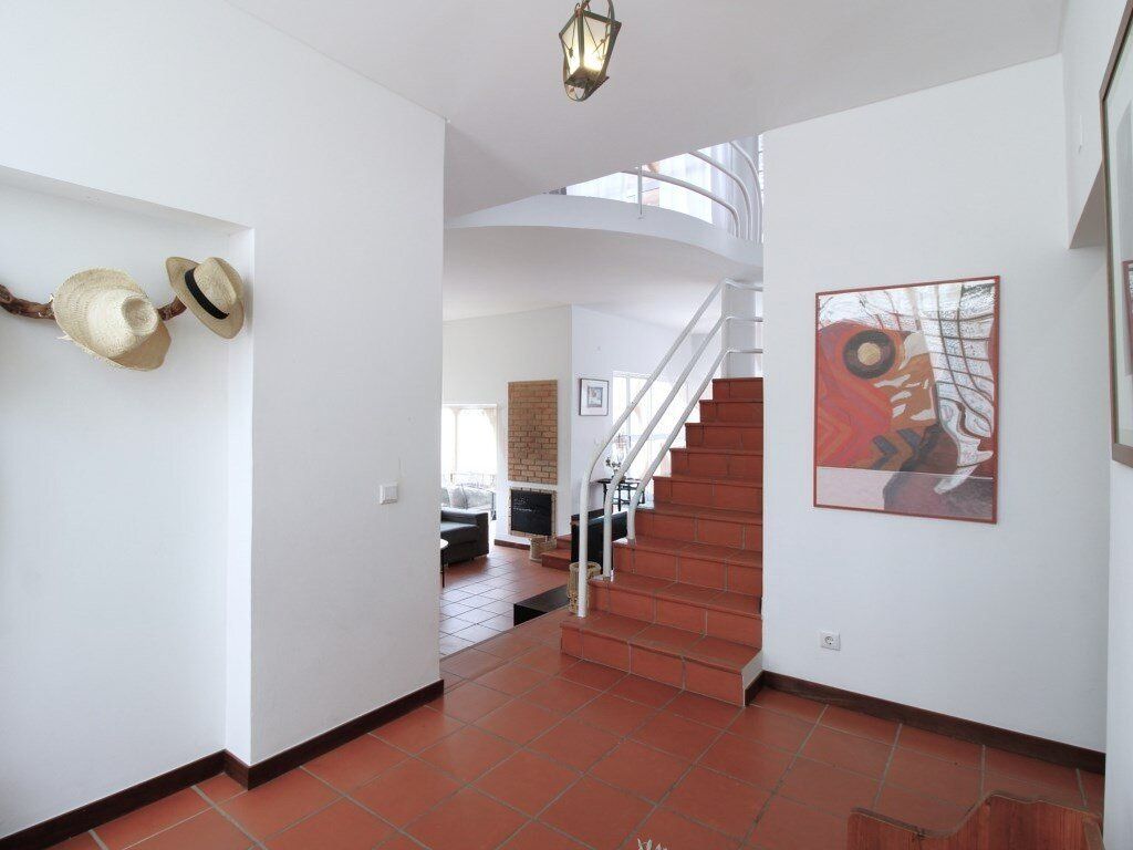 Property photo 1 of 43 5 Bedroom Villa With Garage And Sea View In Fuzeta