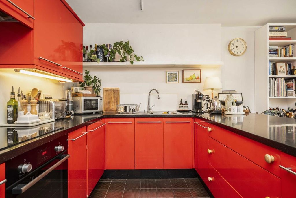 Property photo 3 of 4