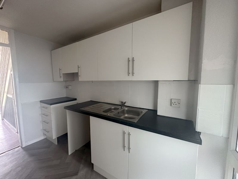 Property photo 3 of 12 Photo 7