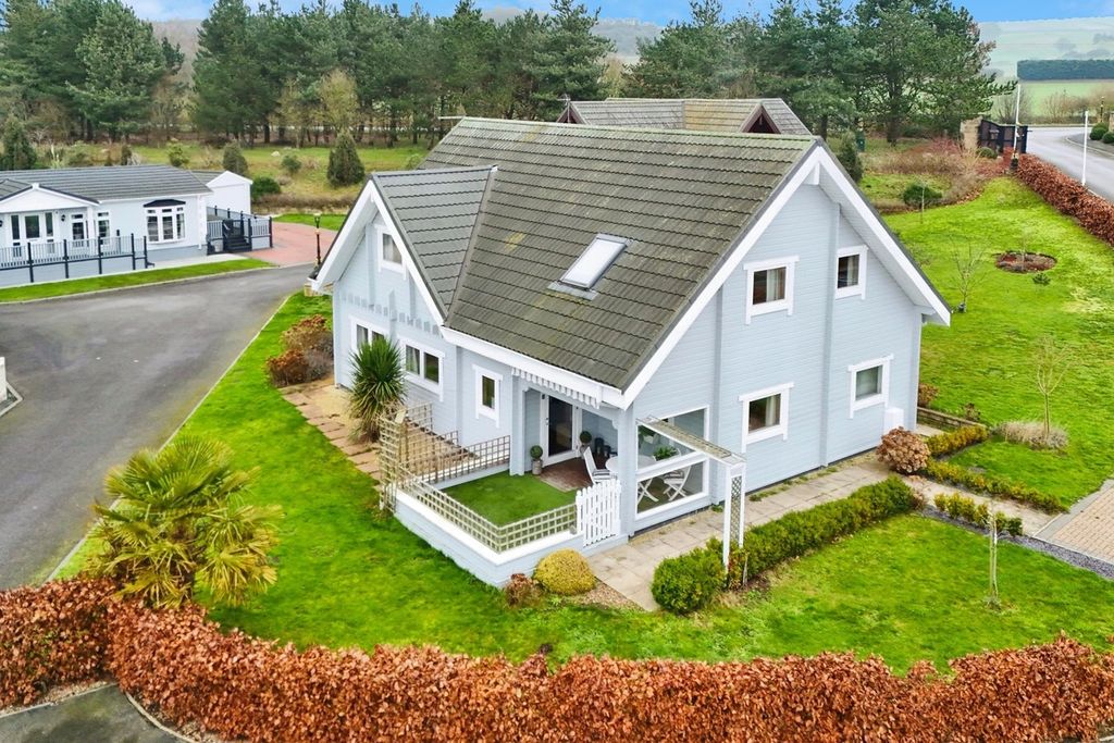 Property photo 1 of 24