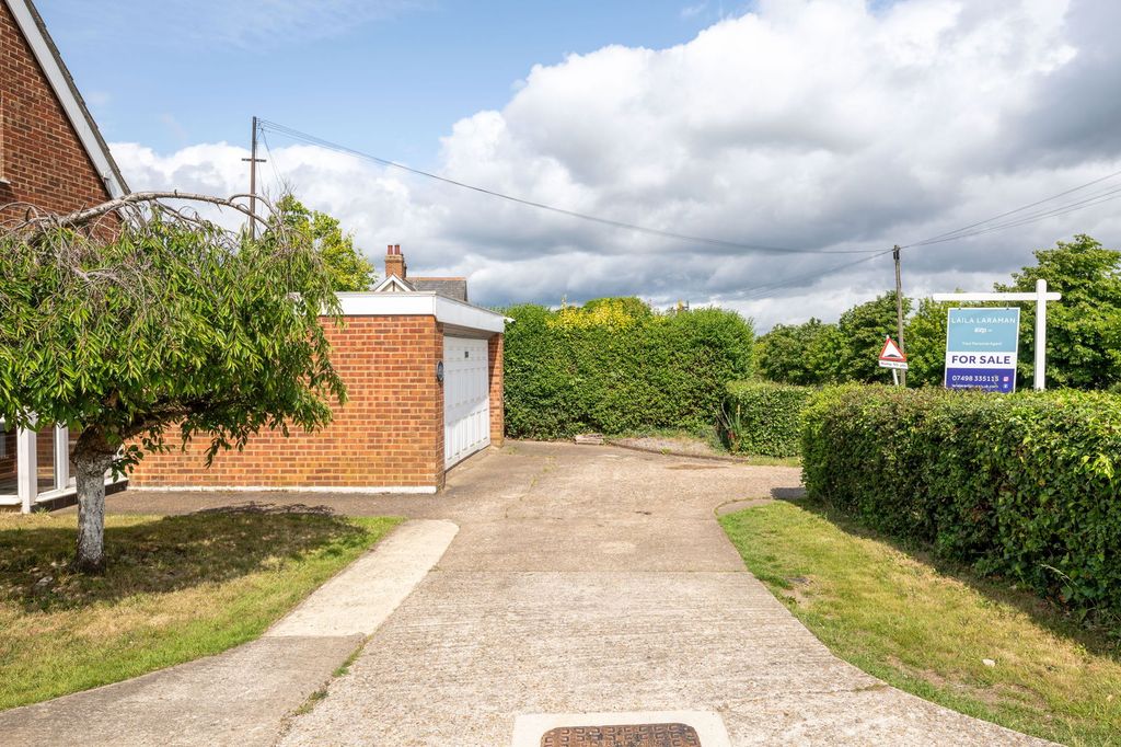 Property photo 2 of 27