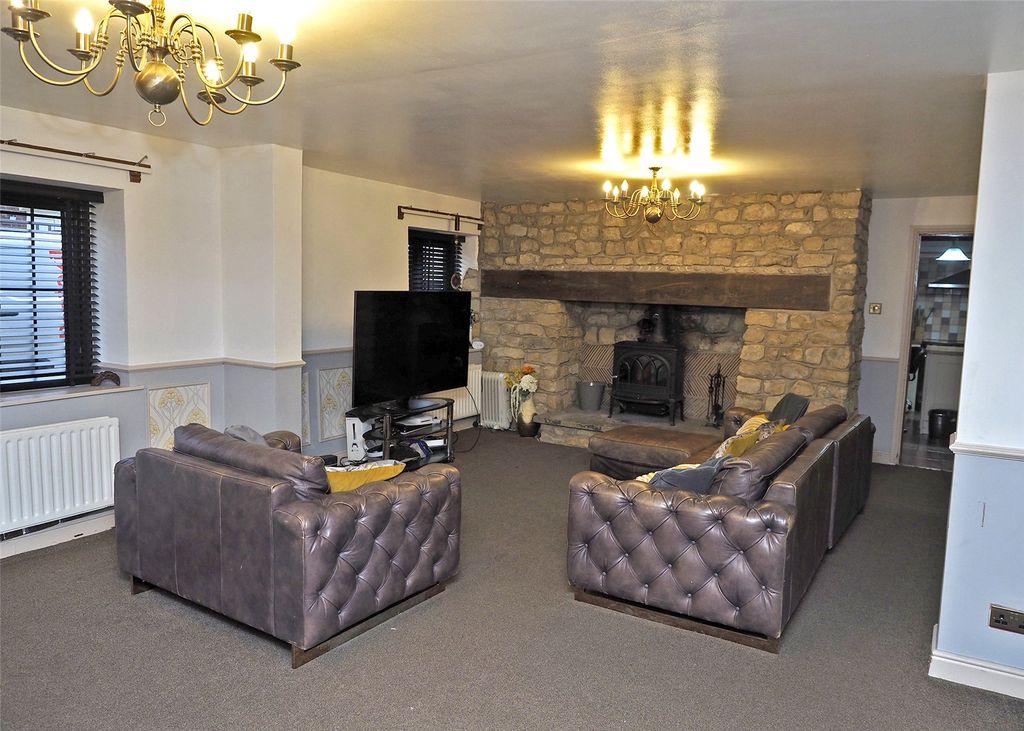 Property photo 2 of 35 Picture No. 70