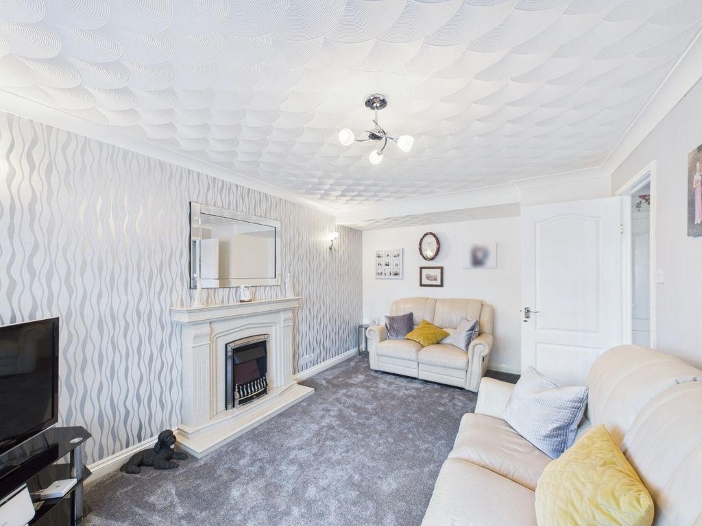 Property photo 3 of 12 4644836