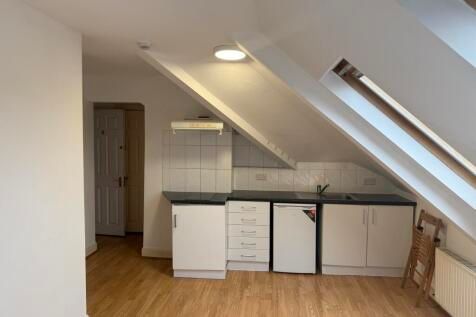 Property photo 2 of 7 85138_Flat_Beechcroft_Avenue_London_Greater_London_Nw11_8Bl_Studiol_Img_01_0000_Max_476x317