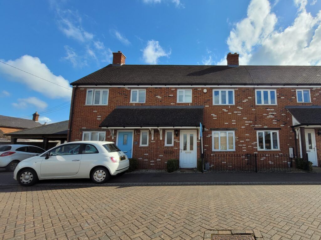 Property photo 1 of 12 525