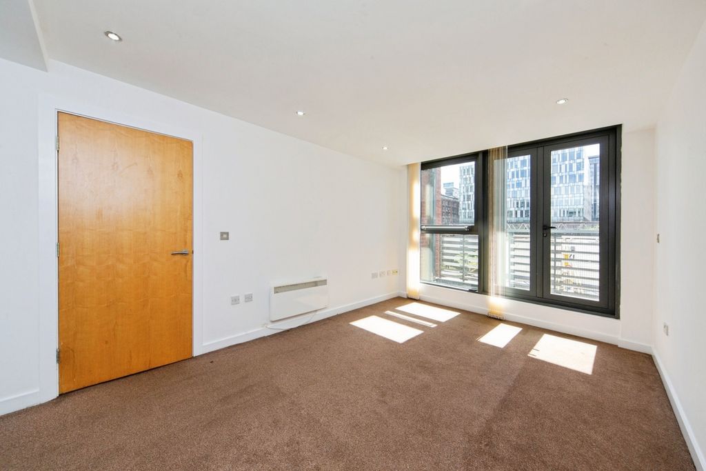 Property photo 2 of 16 Pbox-Img.Jpg