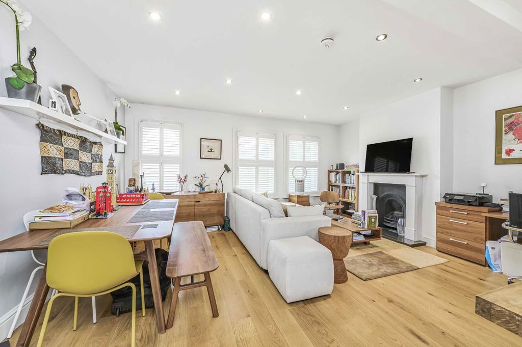 Property photo 2 of 5