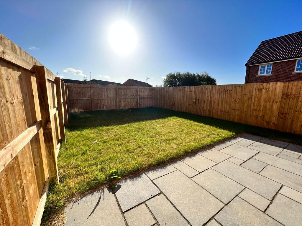 Property photo 3 of 7 Garden