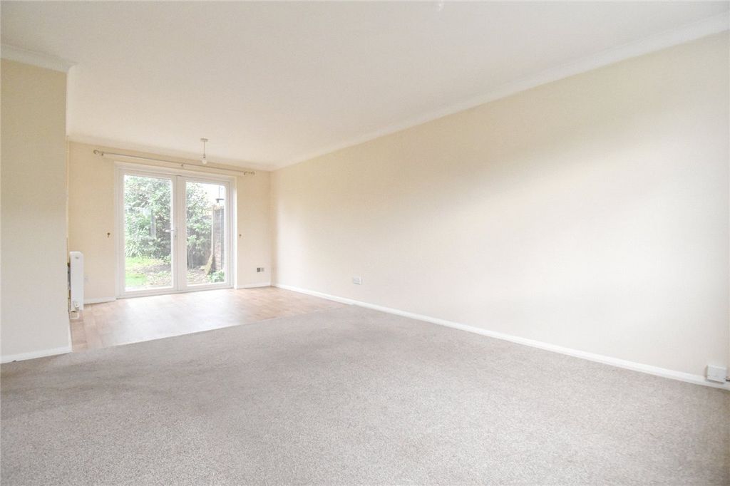 Property photo 3 of 11 Picture No. 32
