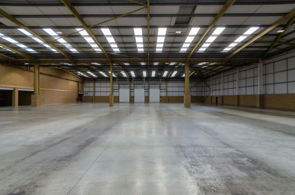 Property photo 3 of 7 Unit 5 Matrix Internal Warehouse 3.Jpeg