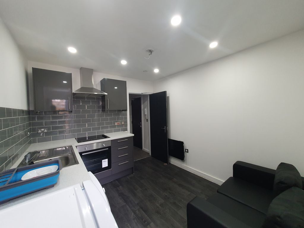 Property photo 1 of 9 One Bedroom Ground-Floor Flat To Rent