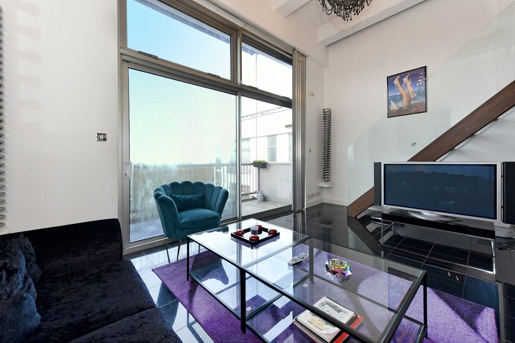 Property photo 2 of 17 Picture No. 02