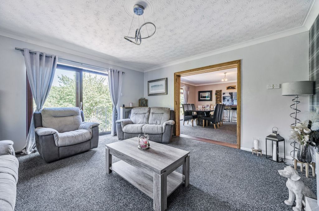 Property photo 2 of 18 1320569-19-6870Ff...