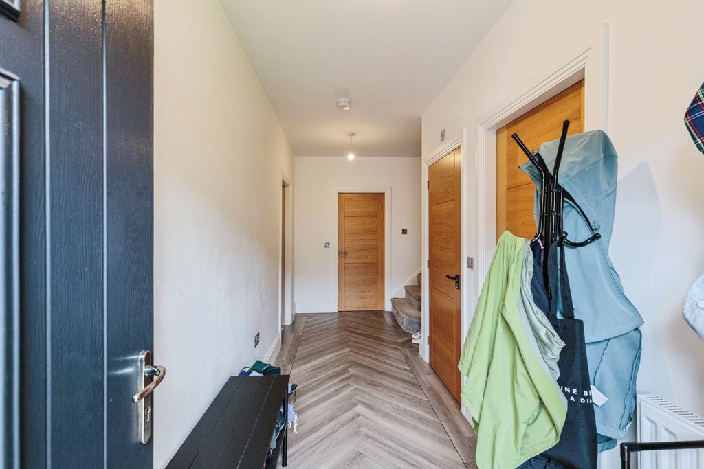 Property photo 2 of 20 Entrance Hallway