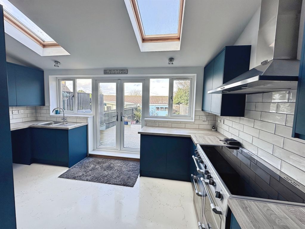 Property photo 2 of 20