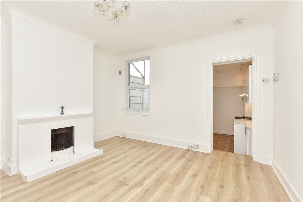 Property photo 3 of 10 Dining Room