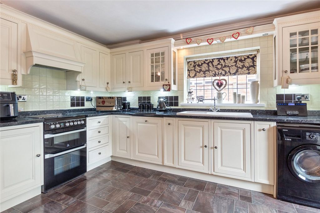 Property photo 2 of 35 Kitchen