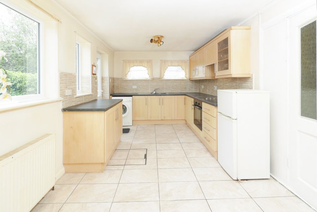 Property photo 3 of 16 Photo