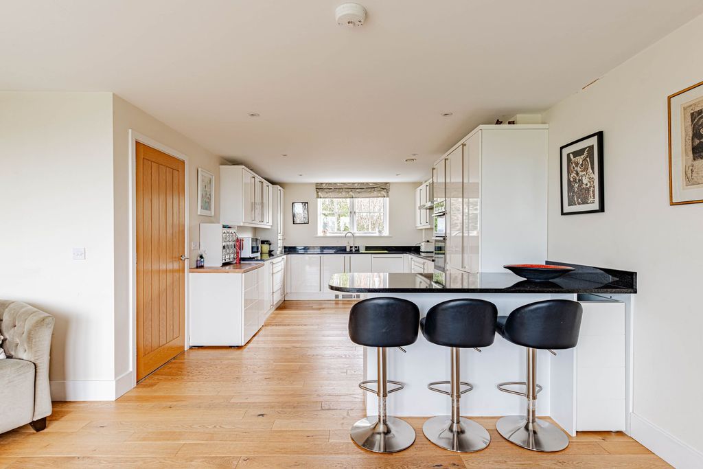 Property photo 2 of 48 Kitchen (1)