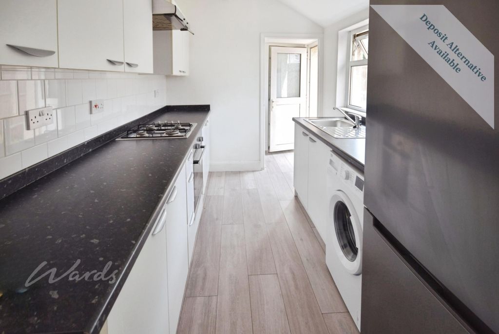 Property photo 2 of 10 Victoria Kitchen