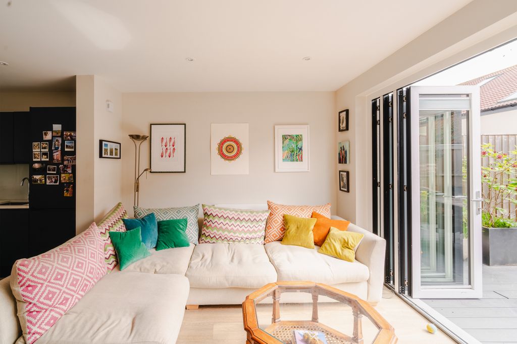 Property photo 2 of 16 19