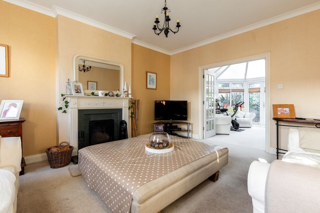 Property photo 3 of 32