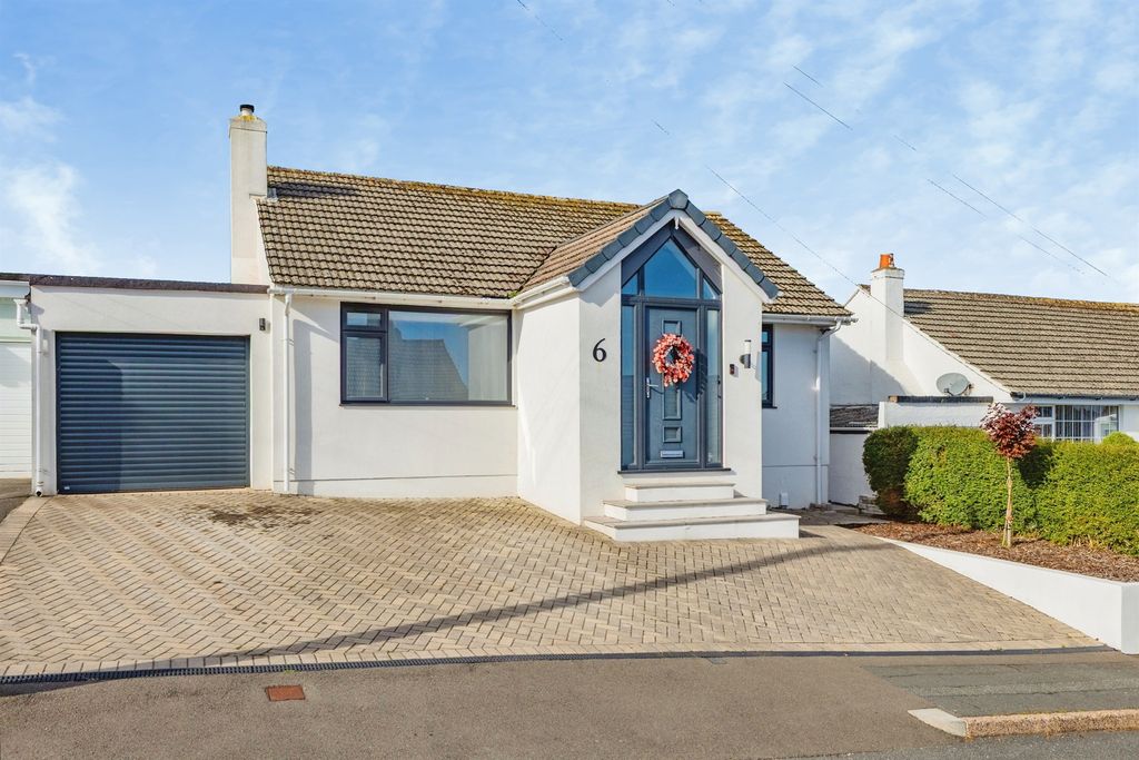 Property photo 1 of 33