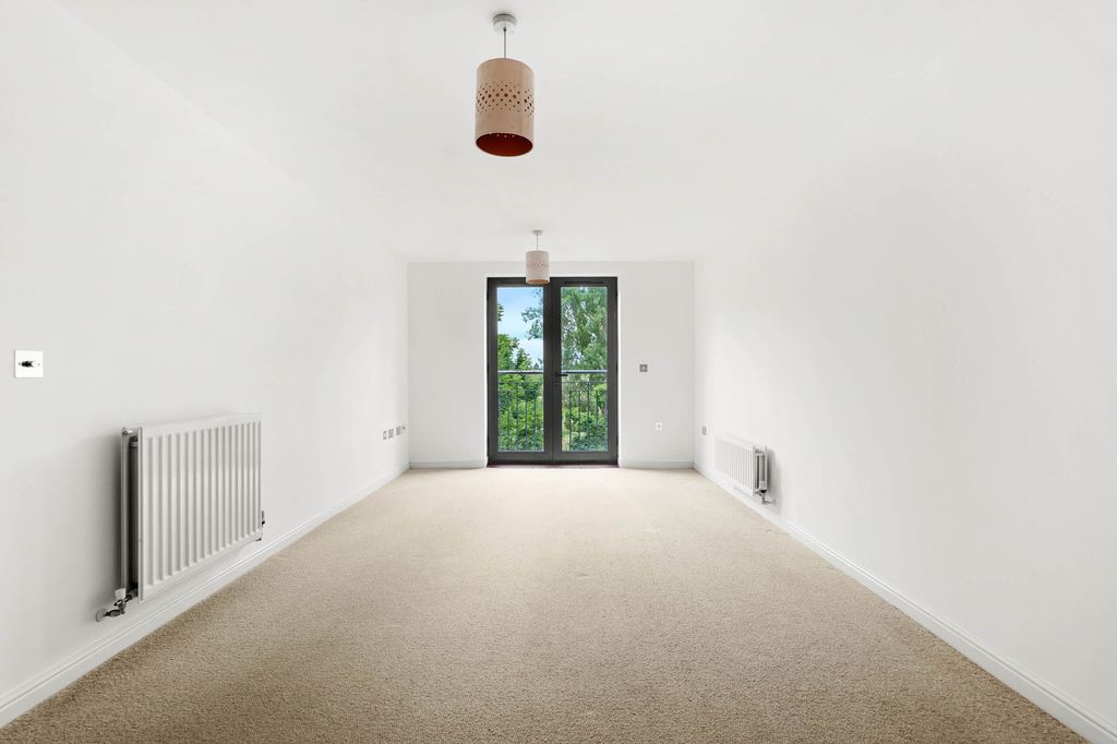 Property photo 3 of 9