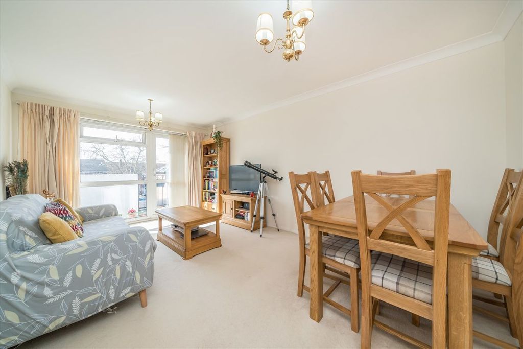 Property photo 2 of 6