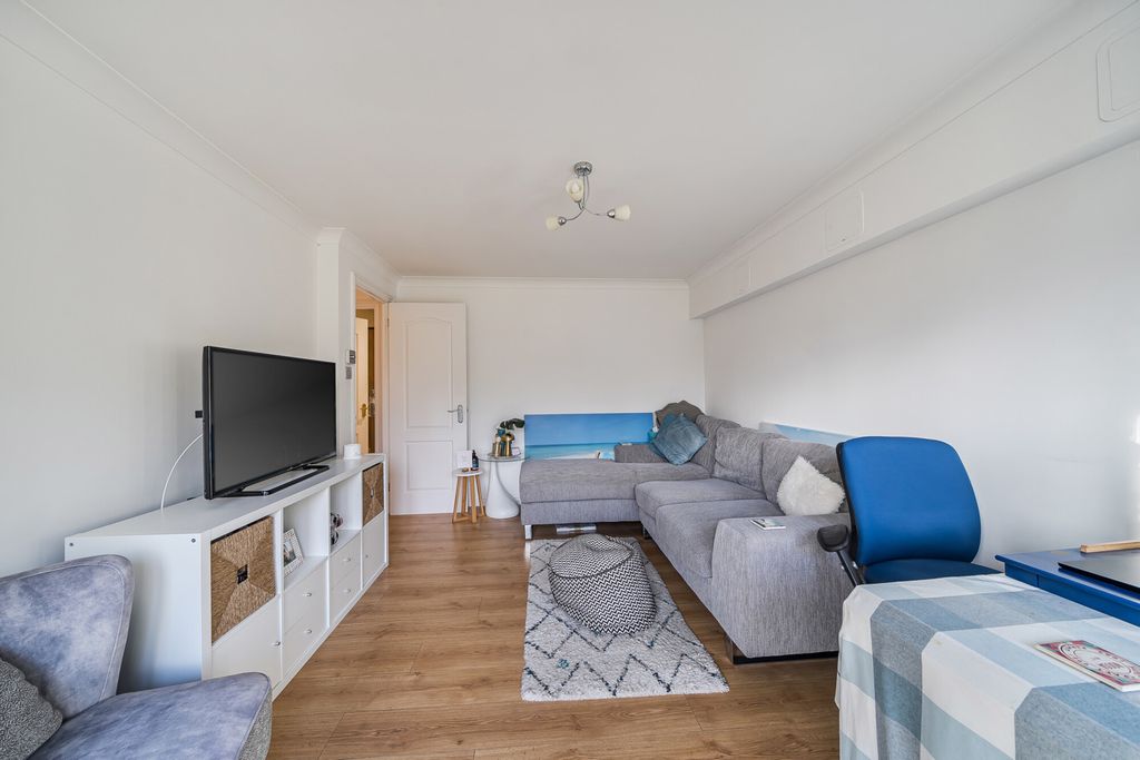 Property photo 2 of 17 1410267-16-698c9F...